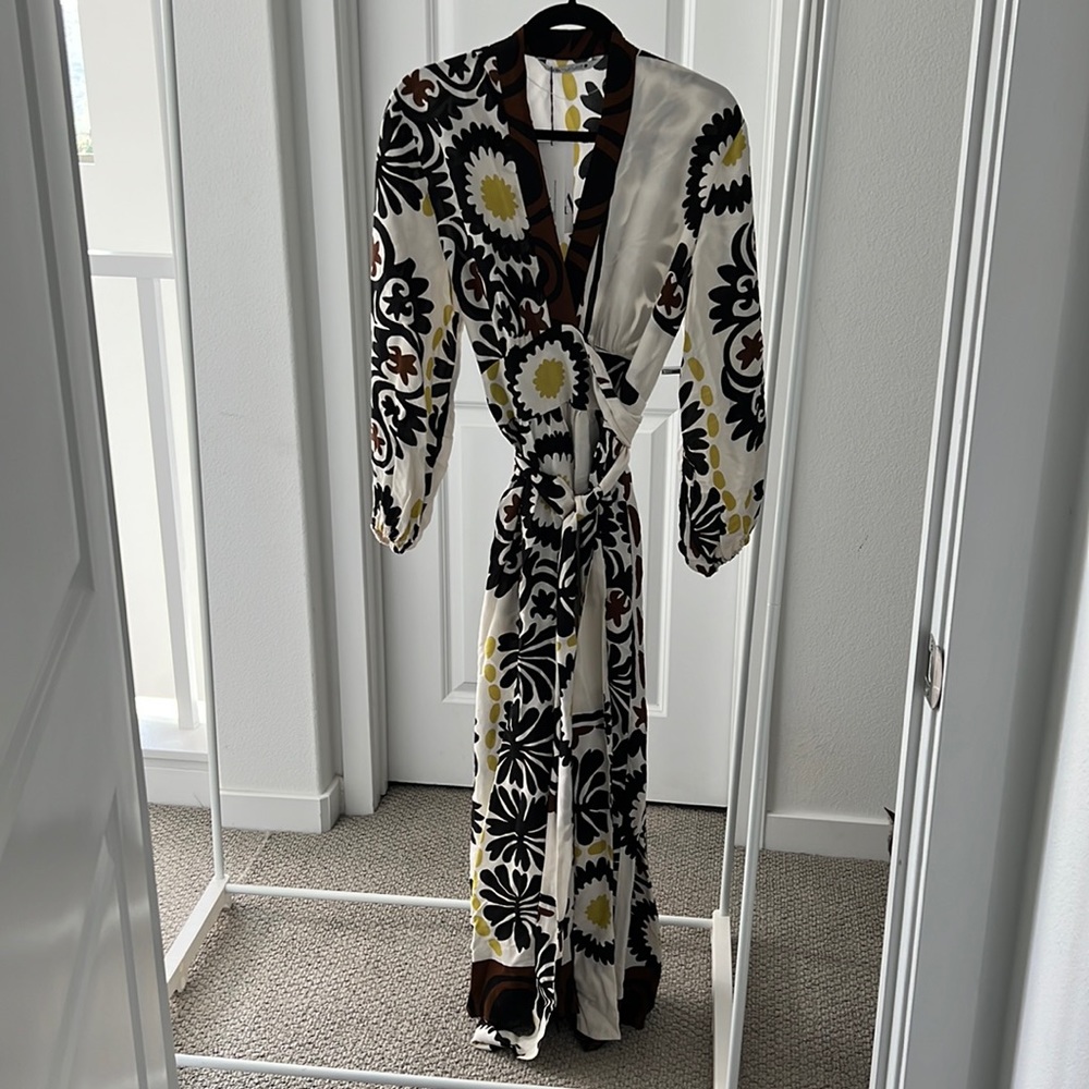 Stunning Zara NWT Boho Chic Wrap Dress Size L